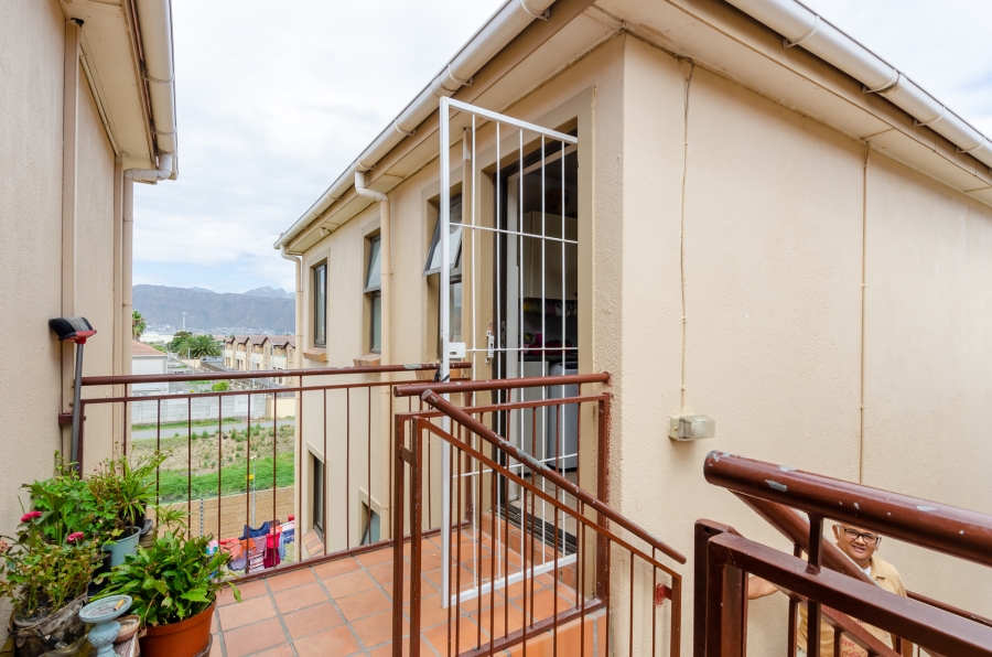 2 Bedroom Property for Sale in Guldenland Western Cape